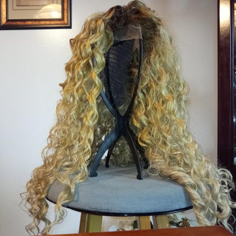 ASH BLONDE w/DARK ROOT CORSCREW LACE FRONT WIG - Picture 3 of 5